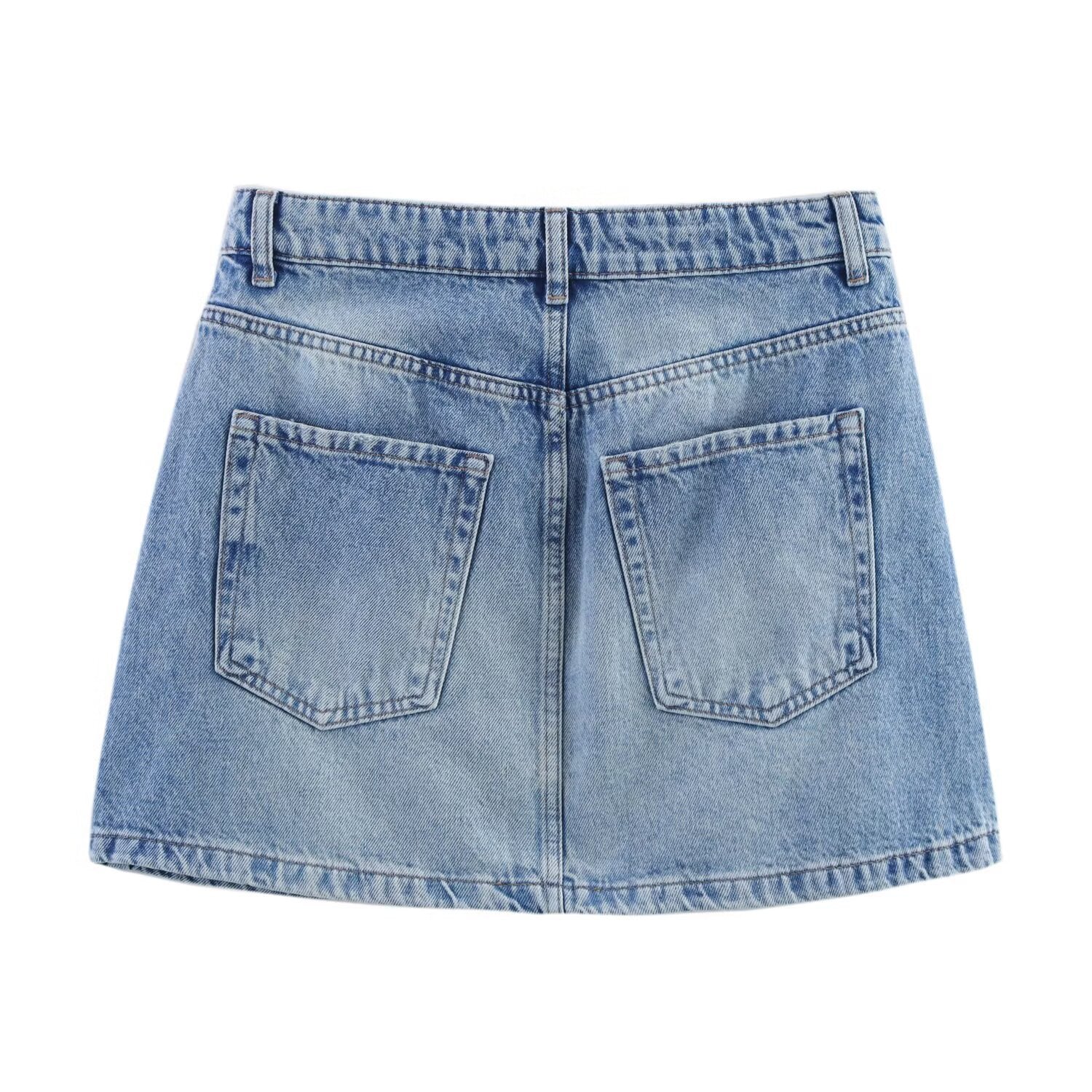 Making vintage accessories including hip hugging denim skirt for women