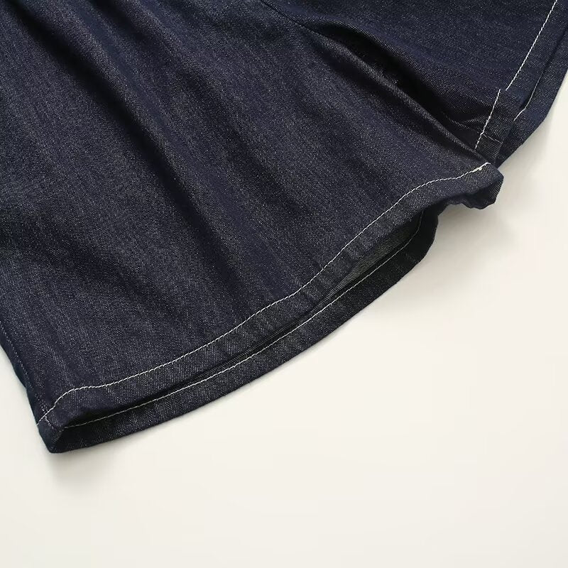 Elastic waist casual pleated denim straight shorts for women