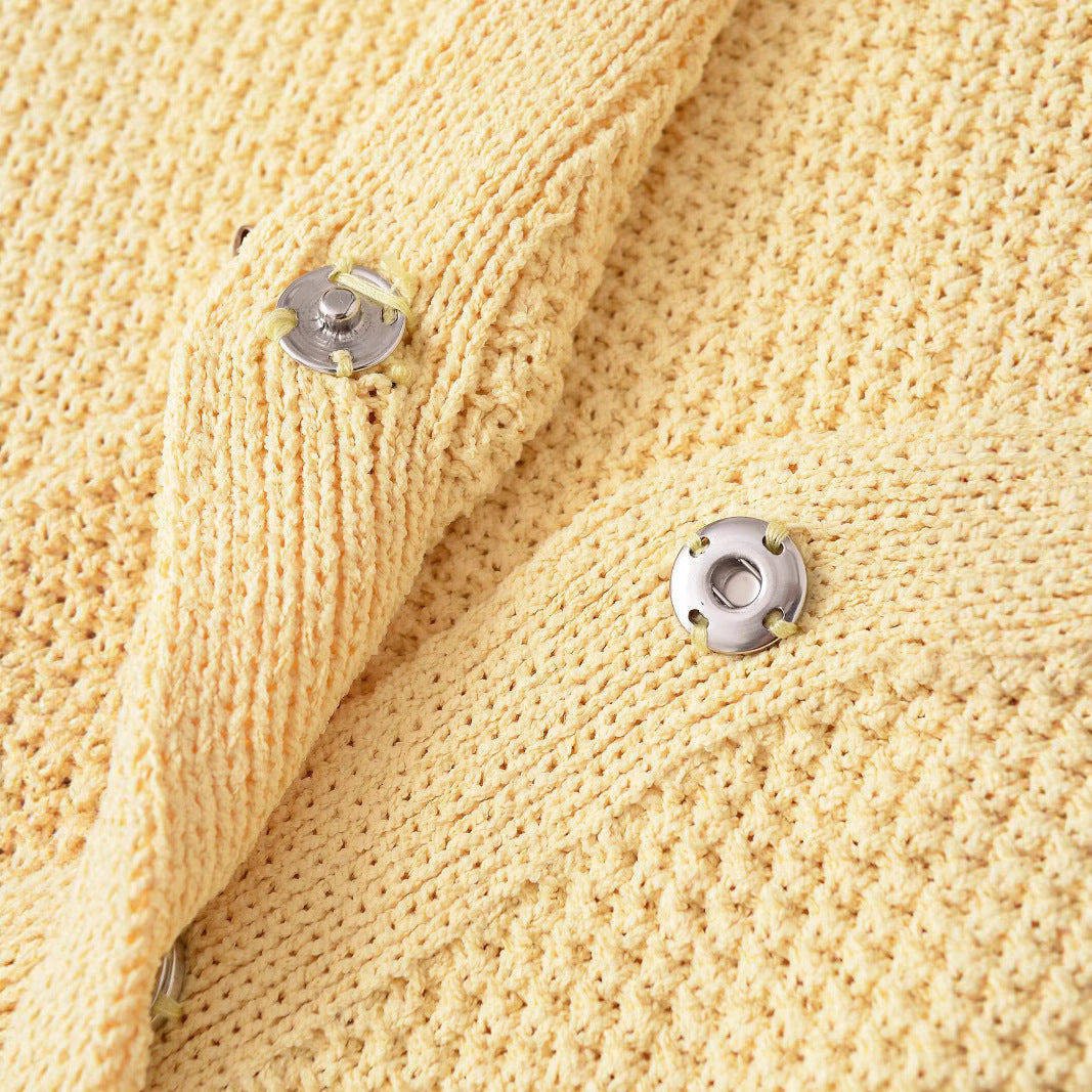 Deep V-neck star shaped button knit T-shirt top for women