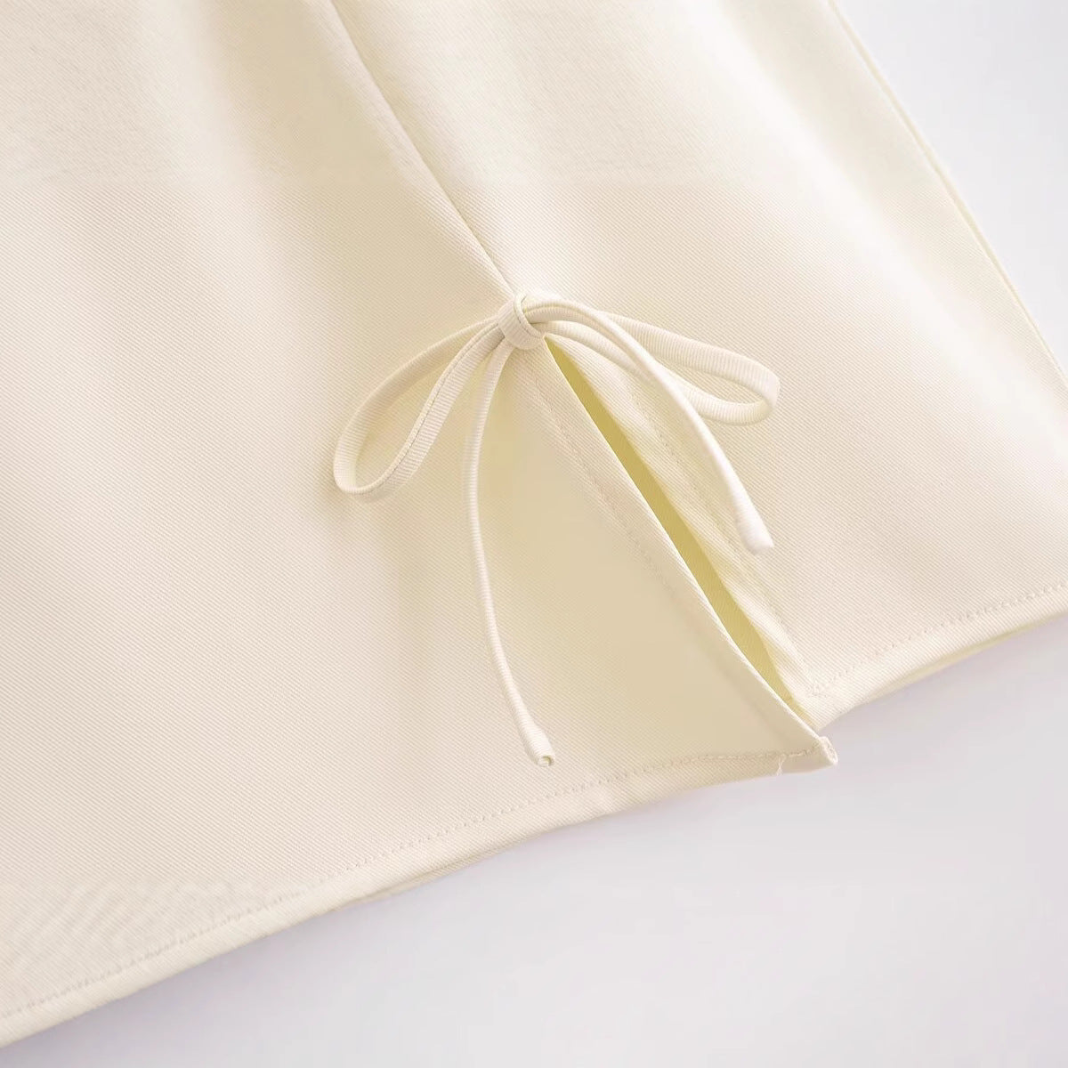 Bow tie tied round neck sleeveless short dress