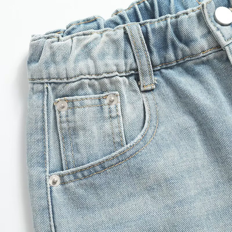 Elastic waist with frayed edges loose denim straight leg shorts for women